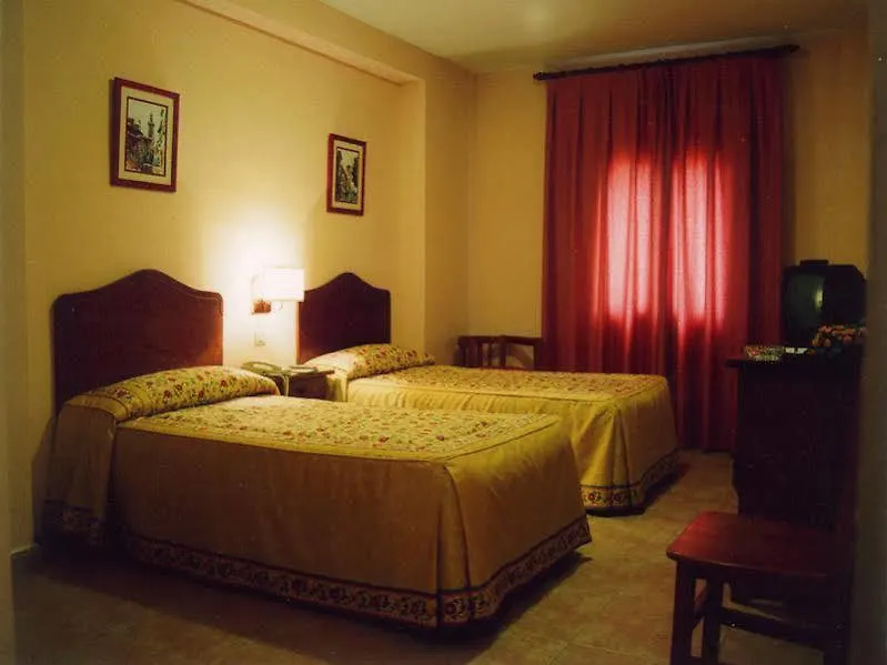 Hostal Santo Tome Toledo Guest house